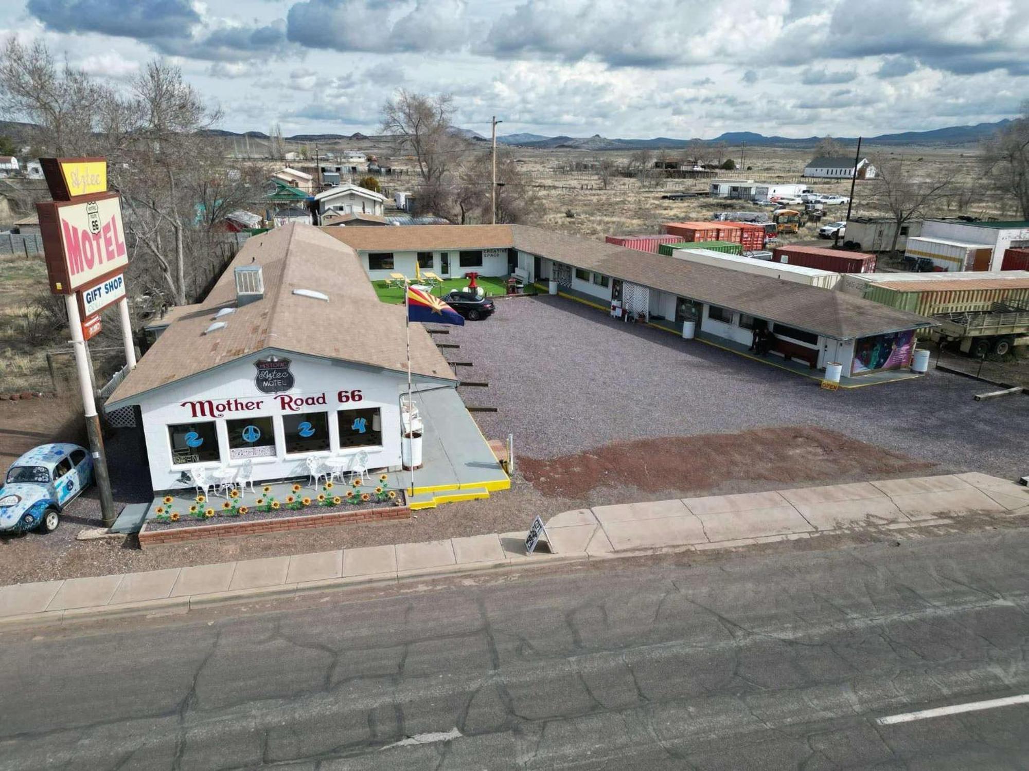 The Aztec Motel & Creative Space Селіґмен Екстер'єр фото