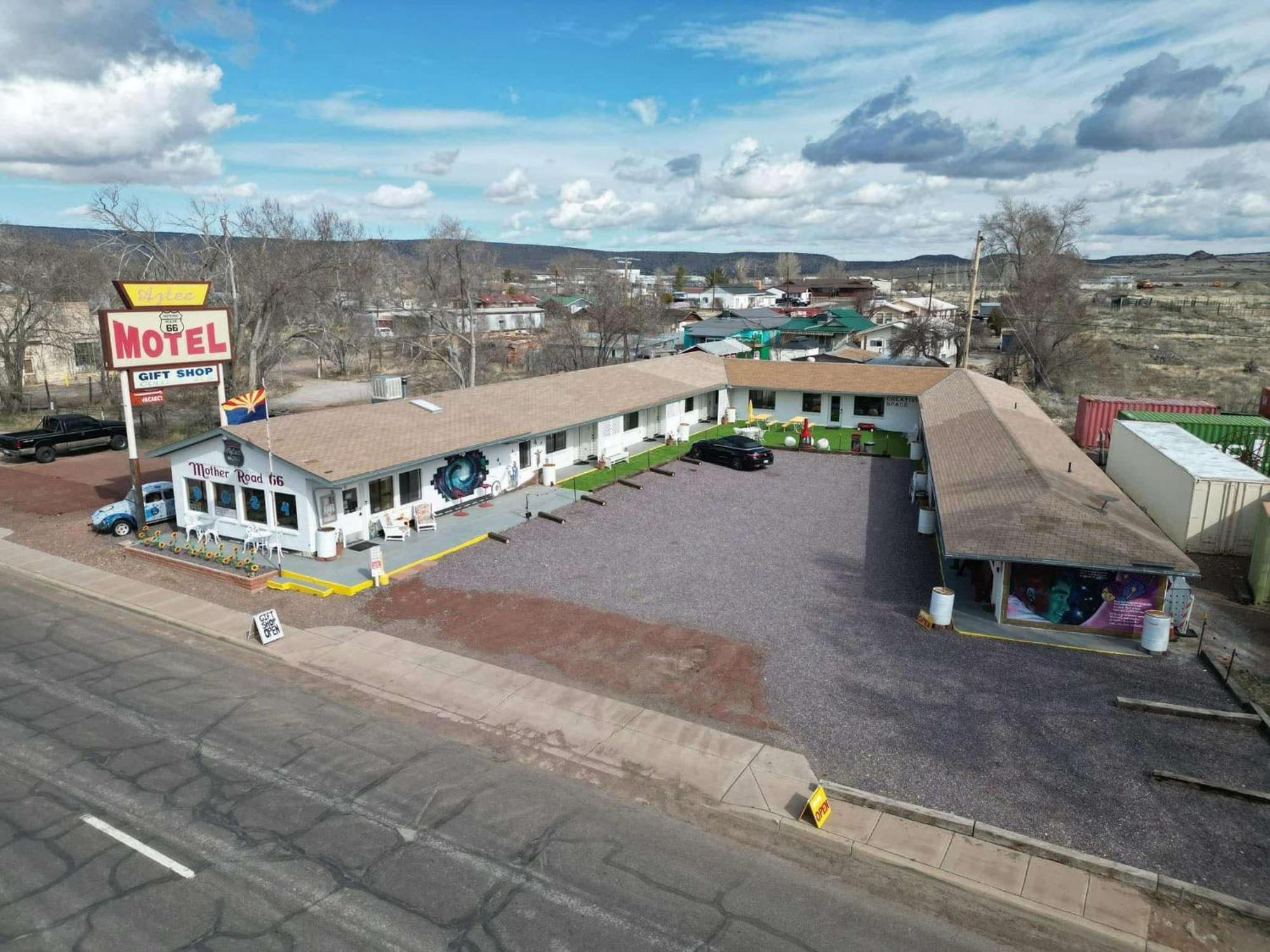 The Aztec Motel & Creative Space Селіґмен Екстер'єр фото