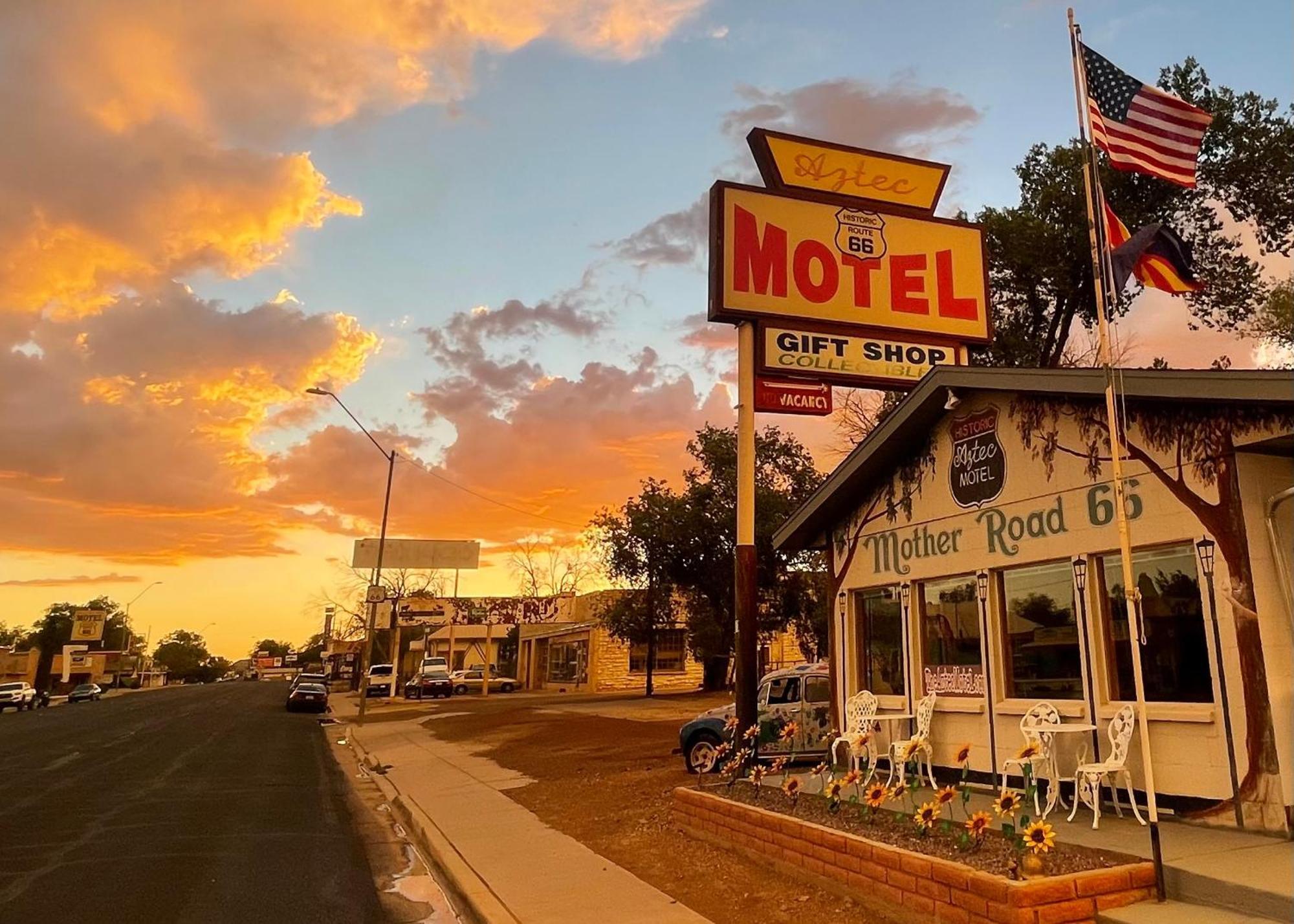 The Aztec Motel & Creative Space Селіґмен Екстер'єр фото